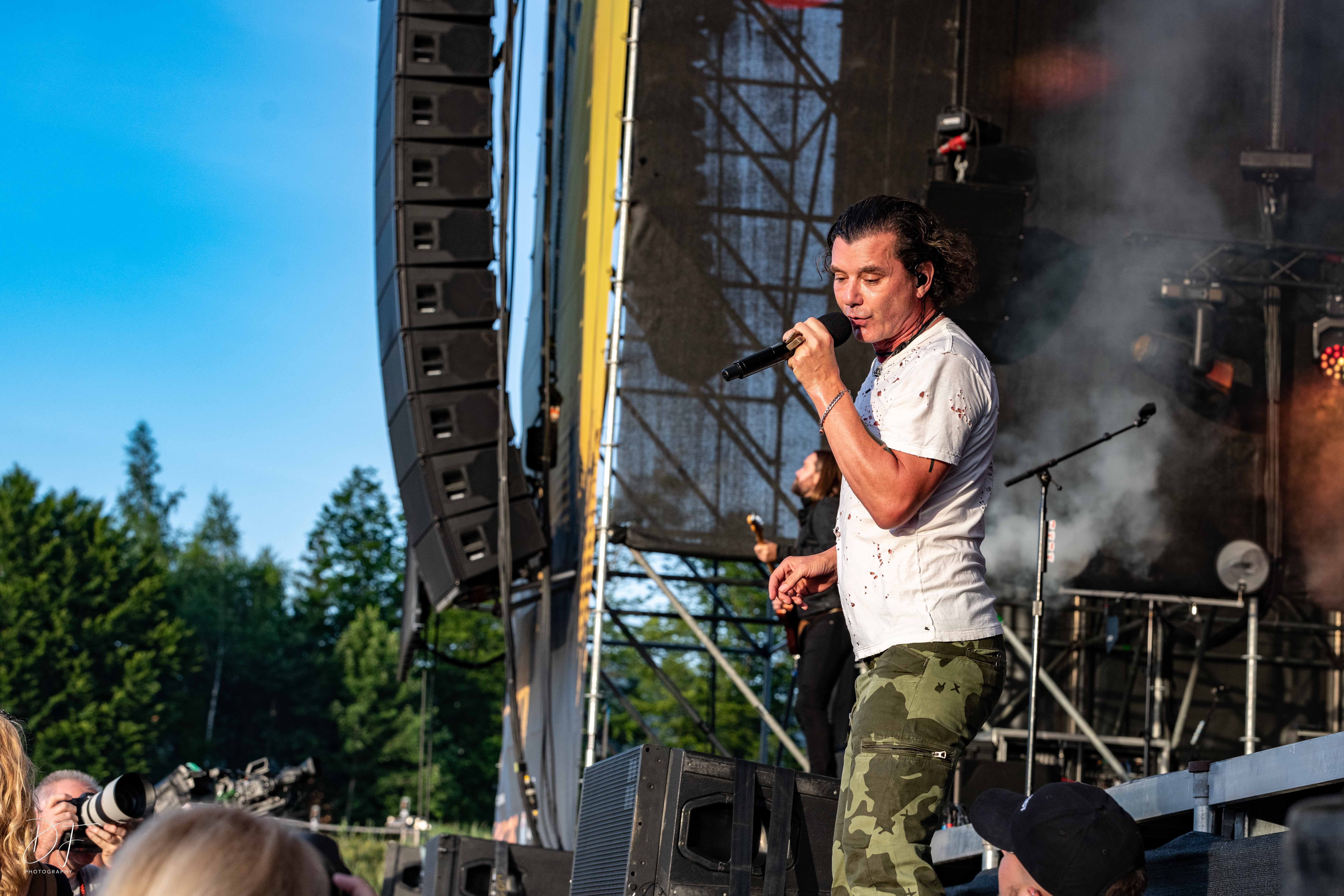 bush@rockthering22-24 bush@rockthering22-24