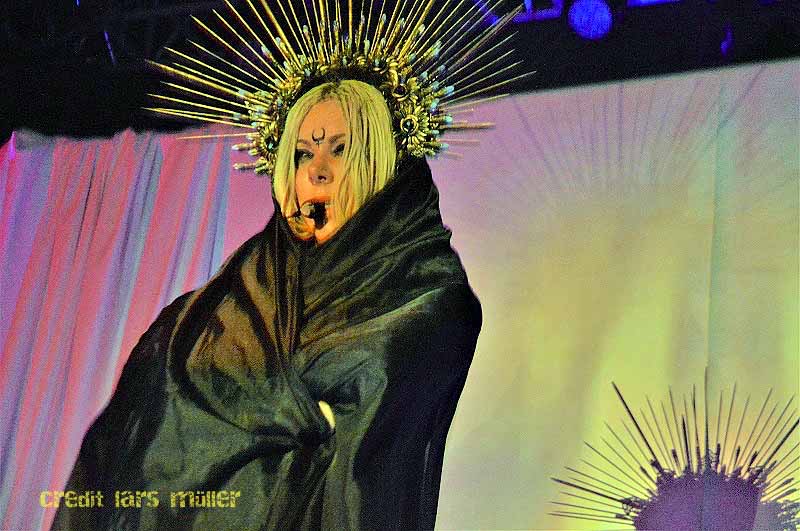 inthismoment@z7-1801 inthismoment@z7-1801