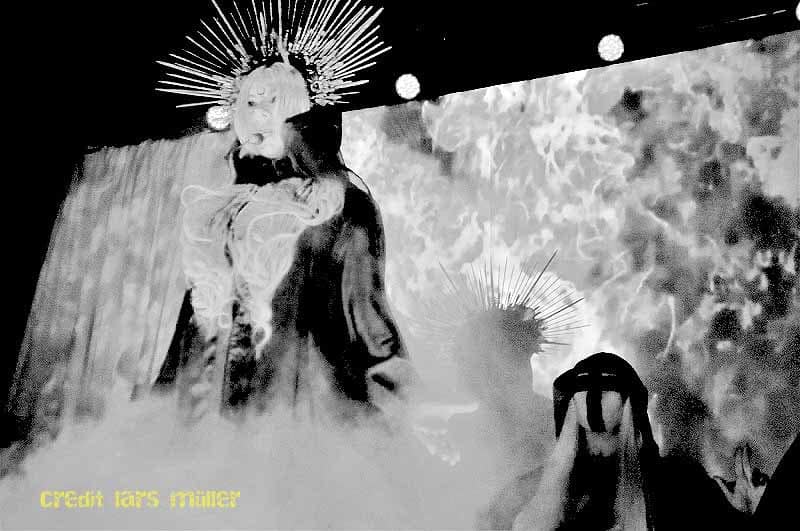 inthismoment@z7-1802 inthismoment@z7-1802