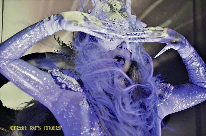 inthismoment@z7-1809 inthismoment@z7-1809