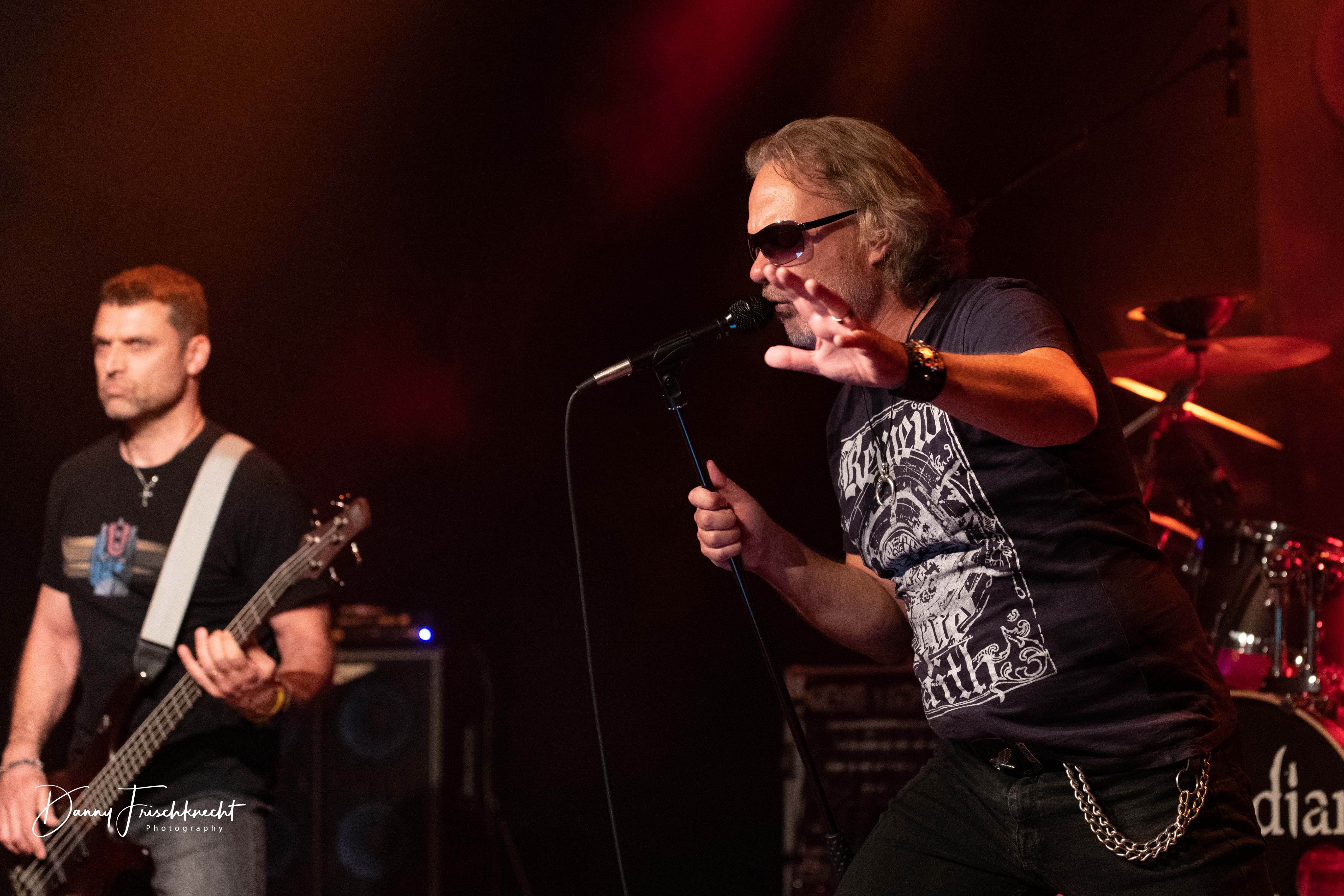 obsidian-black@rockintown22-4 obsidian-black@rockintown22-4