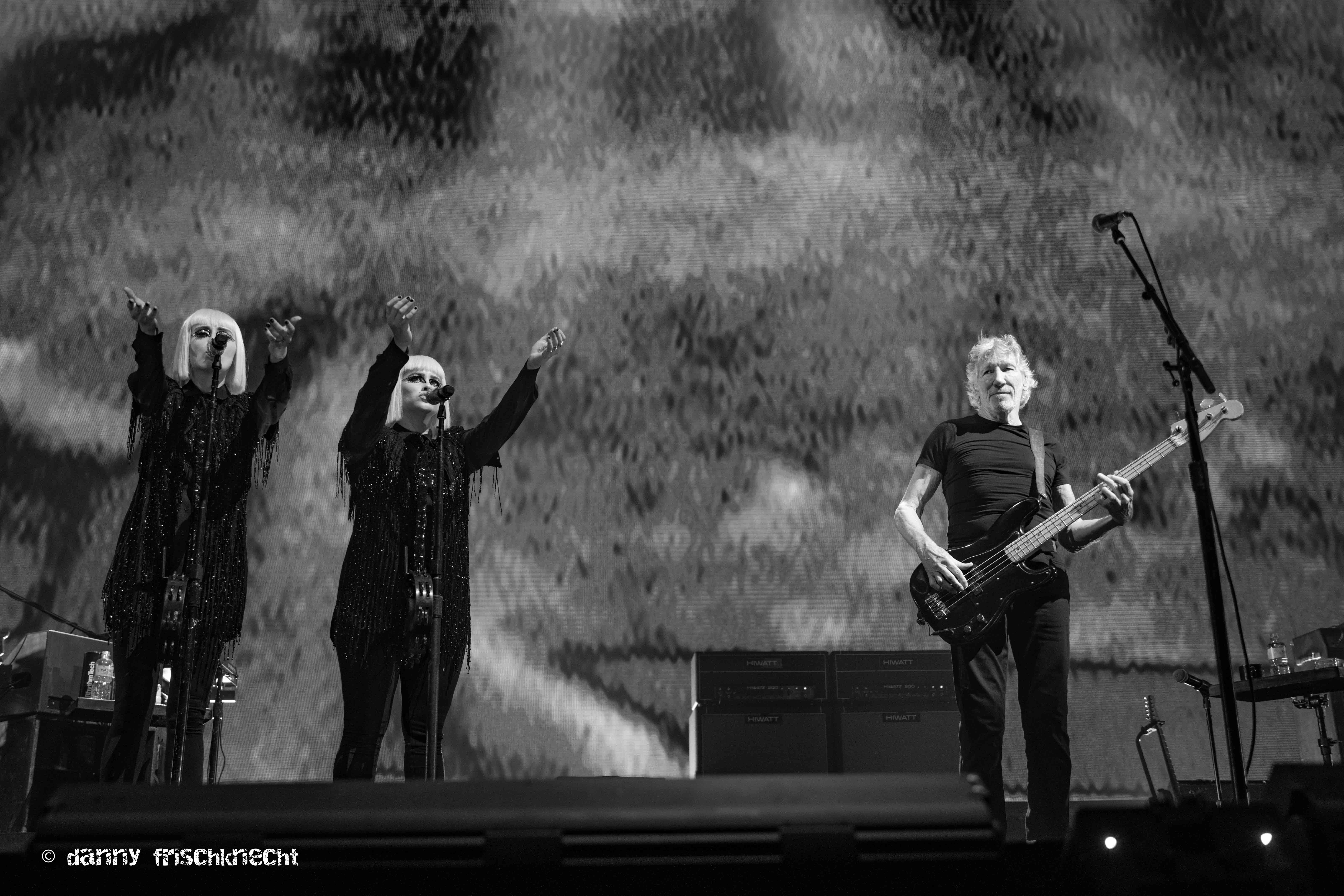 roger waters @ hallenstadion-18-1 roger waters @ hallenstadion-18-1