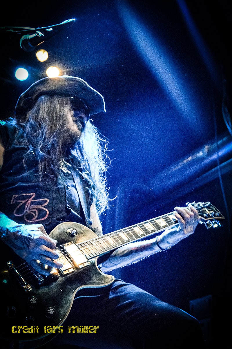 saliva@z7-1803 saliva@z7-1803