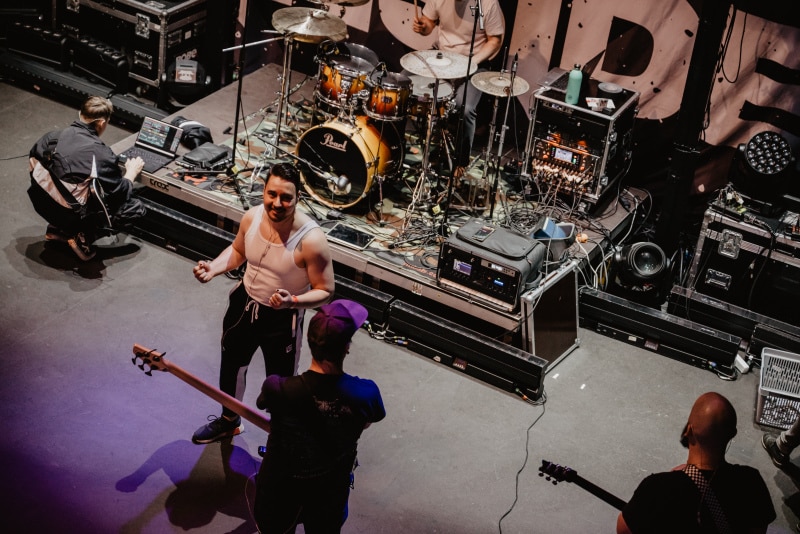 AR_whiteout16 AR_whiteout16