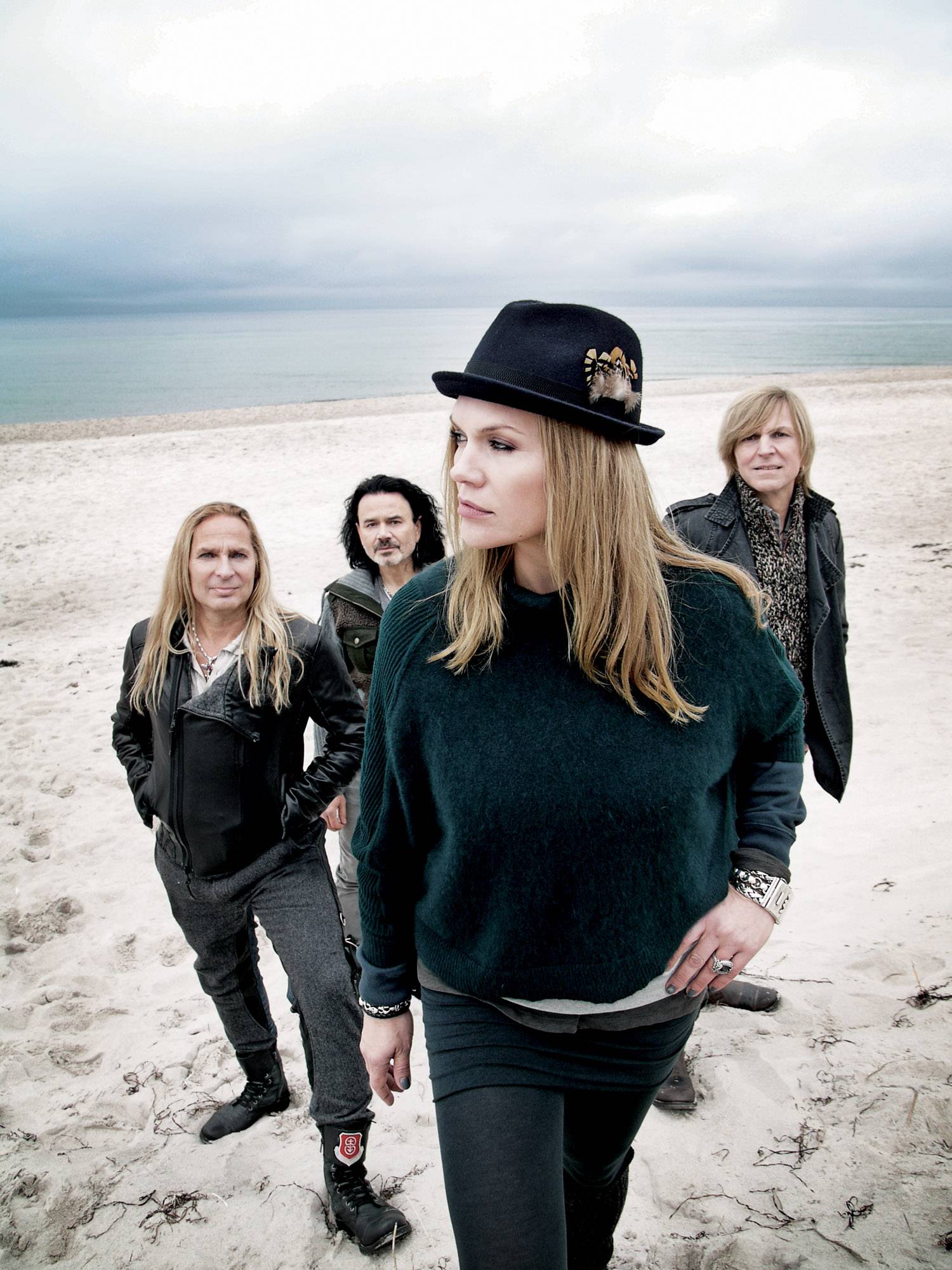 SILLY â€žKOPF AN KOPFâ€œ am 22.03.2013 in the stores!