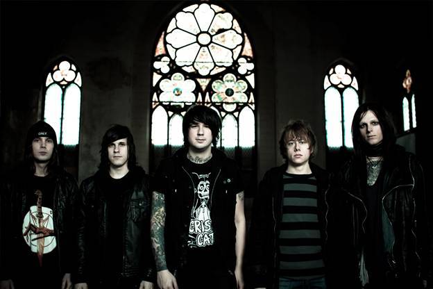 news: TEAR OUT THE HEART RELEASE LYRIC VIDEO FOR â€œUNDEAD ANTHEMâ€