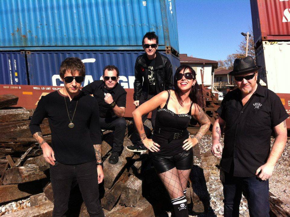 THE MAHONES – „The Waiting“ video