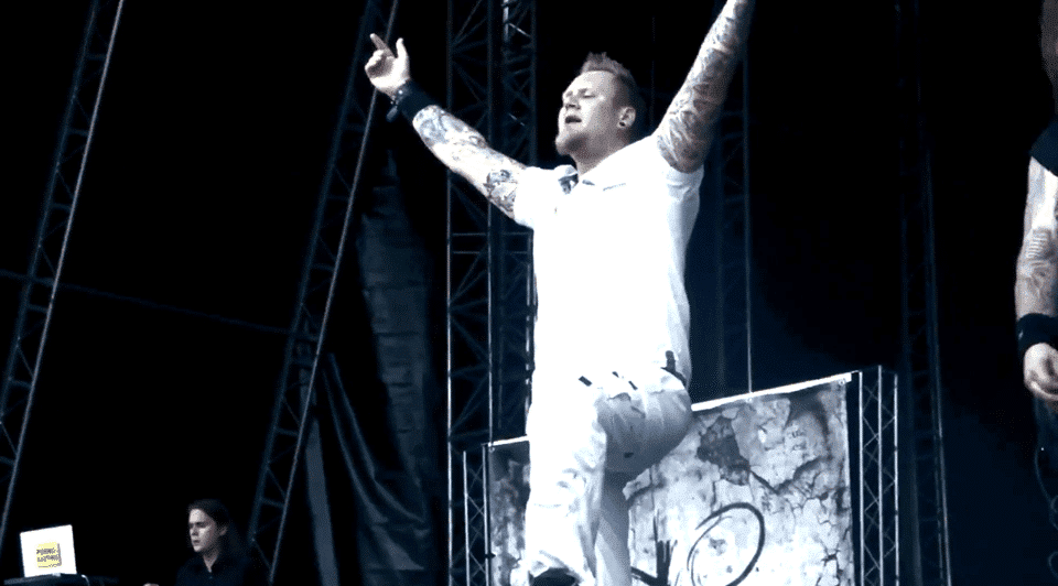 emergency gate – moshpit-video online