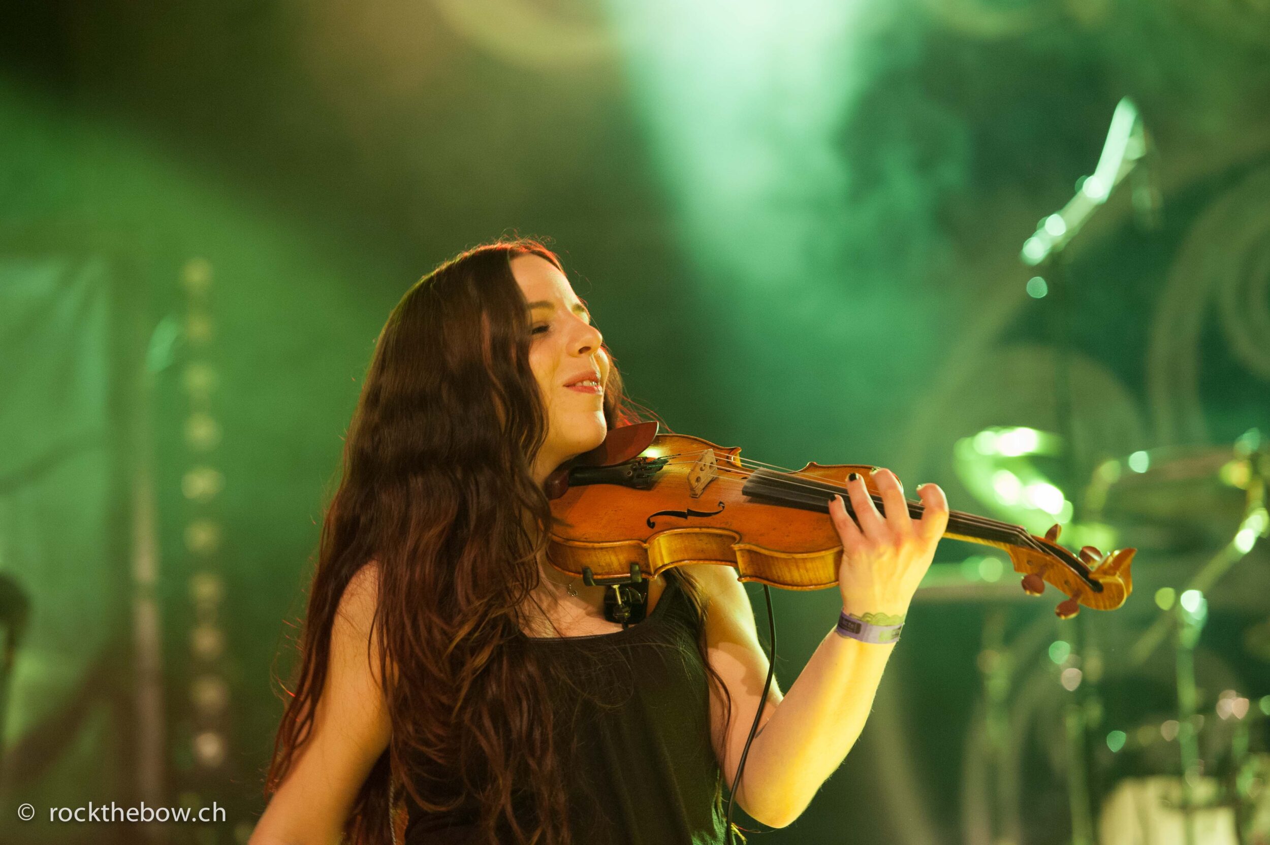 IRIJ – neues Album „Cultura Cura“ von MERI TADIC draussen