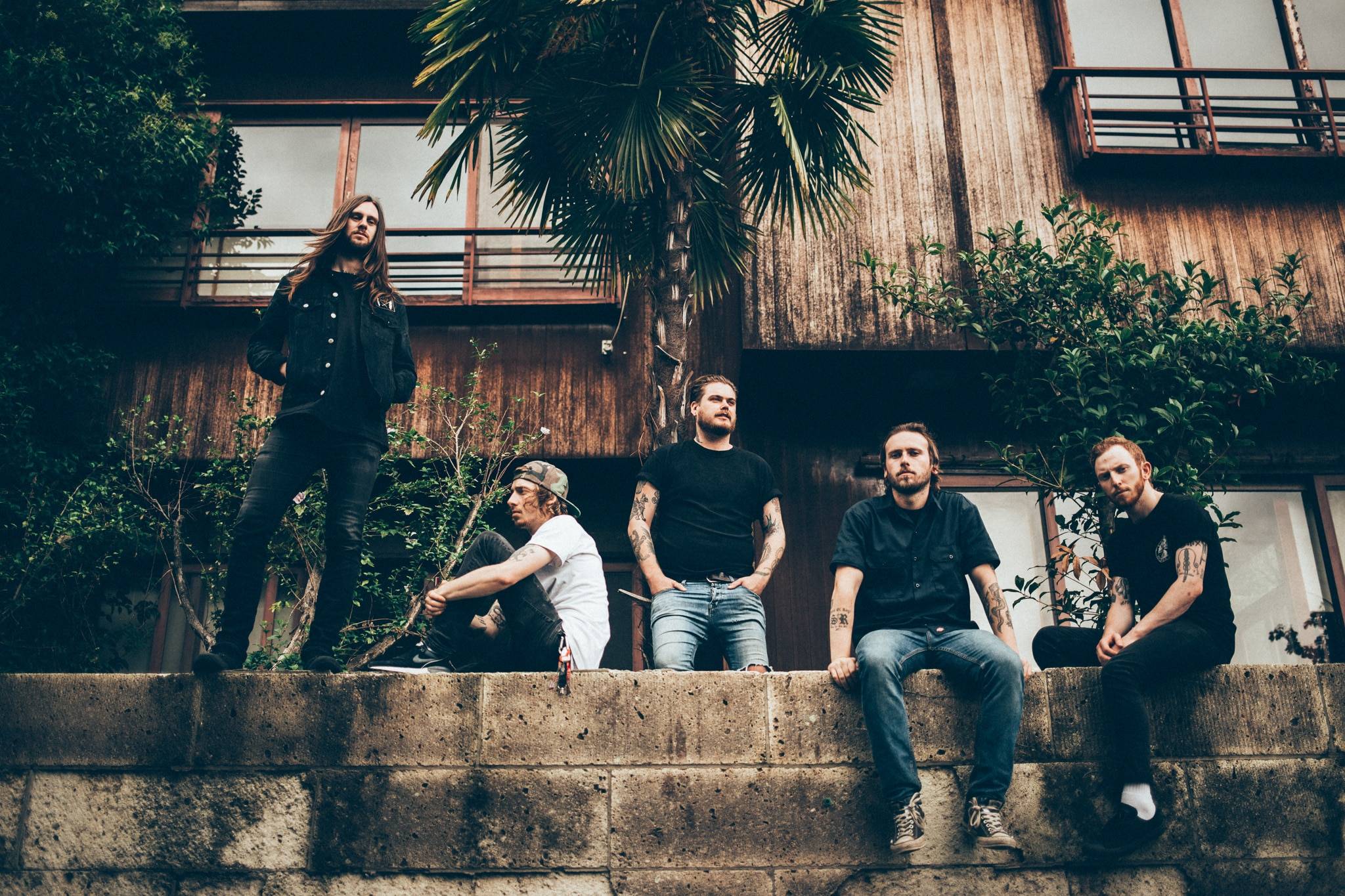 WHILE SHE SLEEPS – Musikvideo zu „Silence Speaks“ feat. Oli Sykes