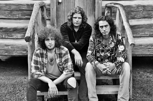 SIMO â€“ Videos vor Album VÃ– von „Let Love Show The Way“ am 29.01.2016