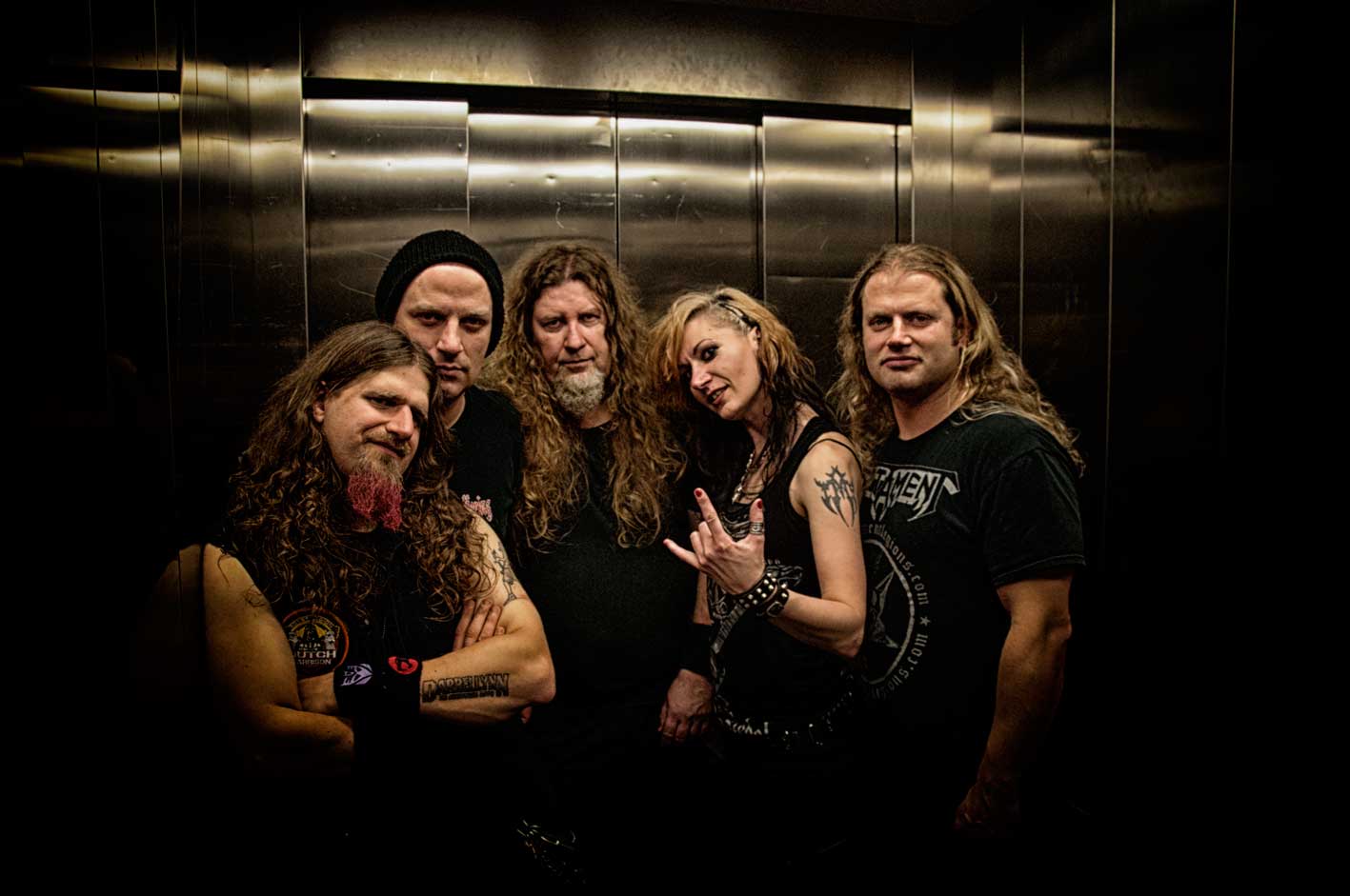 X-TINXION geht weiter als alle anderen female-fronted Thrash Metal Bands