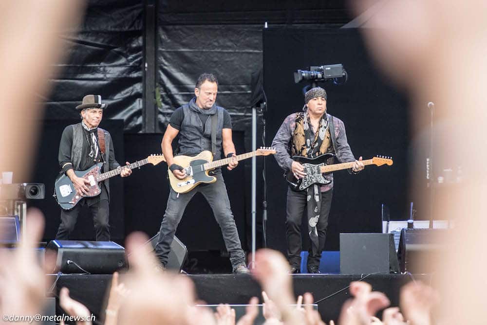 One – two – three – four – THE BOSS