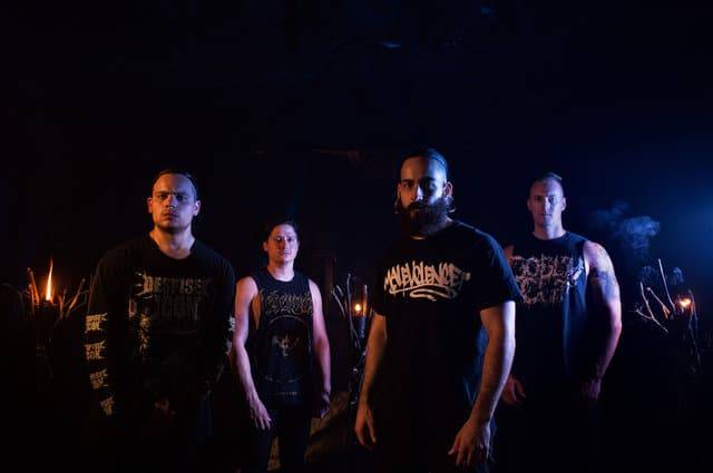 AVERSIONS CROWN veröffentlichen Musikvideo zu „Prismatic Abyss“