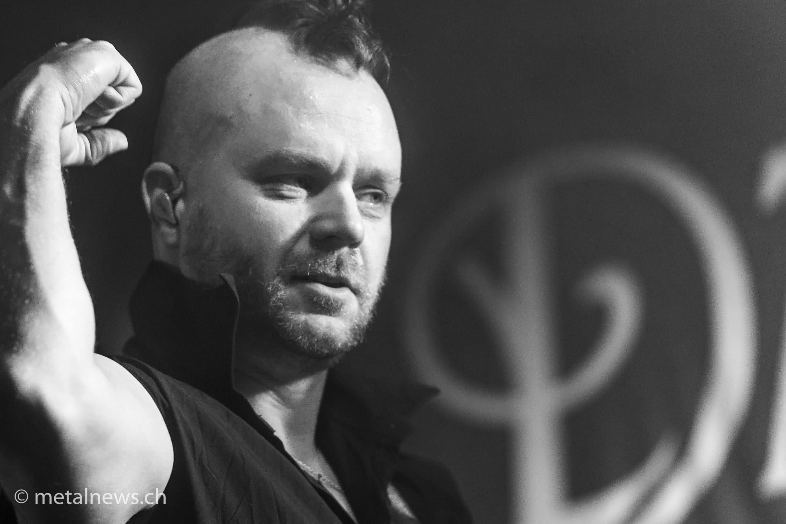 Frauenpower im Mini Z7 – AMBERIAN DAWN und Support