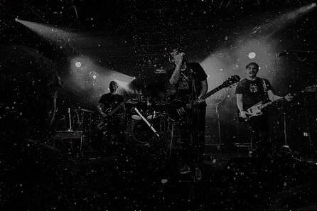 WE ARE INTERVIEW streamen ihre neue EP „Monster, Monster“