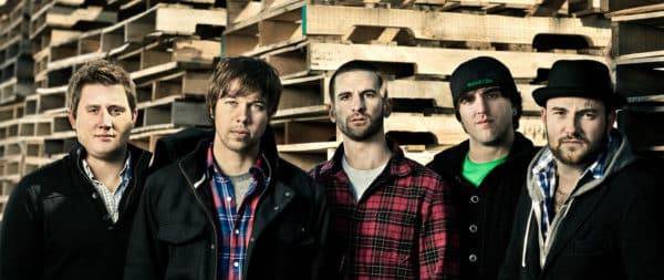 DER ROTE AUGSUT BRENNT – im Winter in der Schweiz