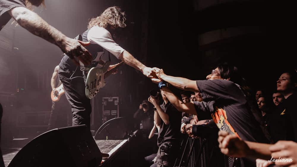 WHILE SHE SLEEPS im Kofmehl