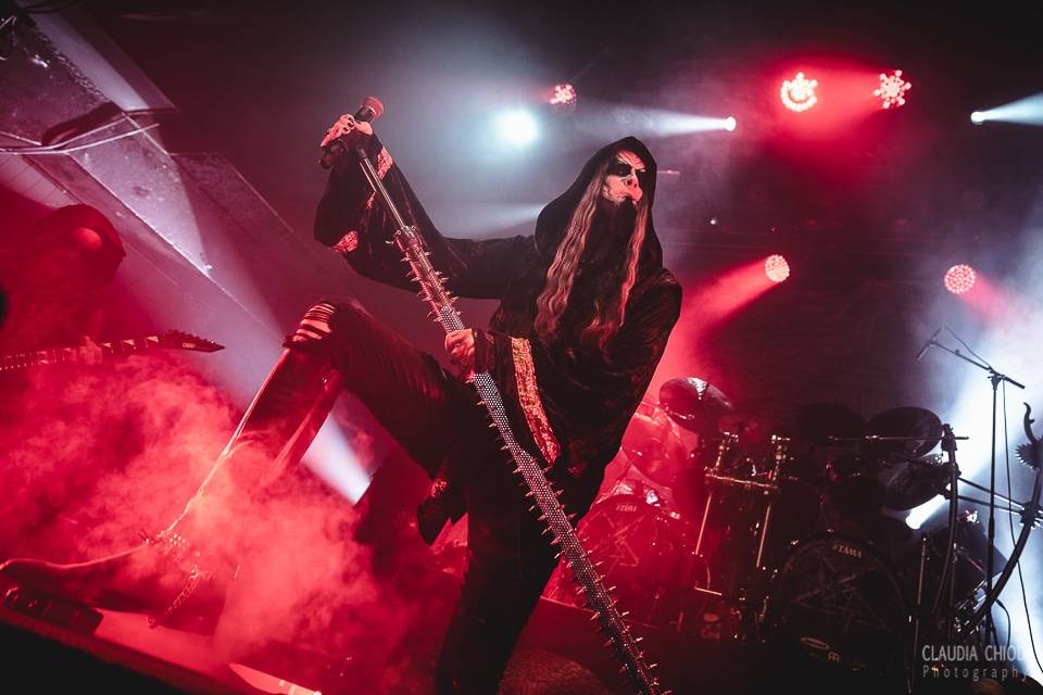 AMORPHIS und DIMMU BORGIR im Komplex