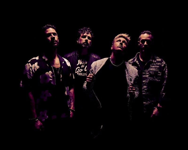 PAPA ROACH – Charity Single „Leave A Light On“