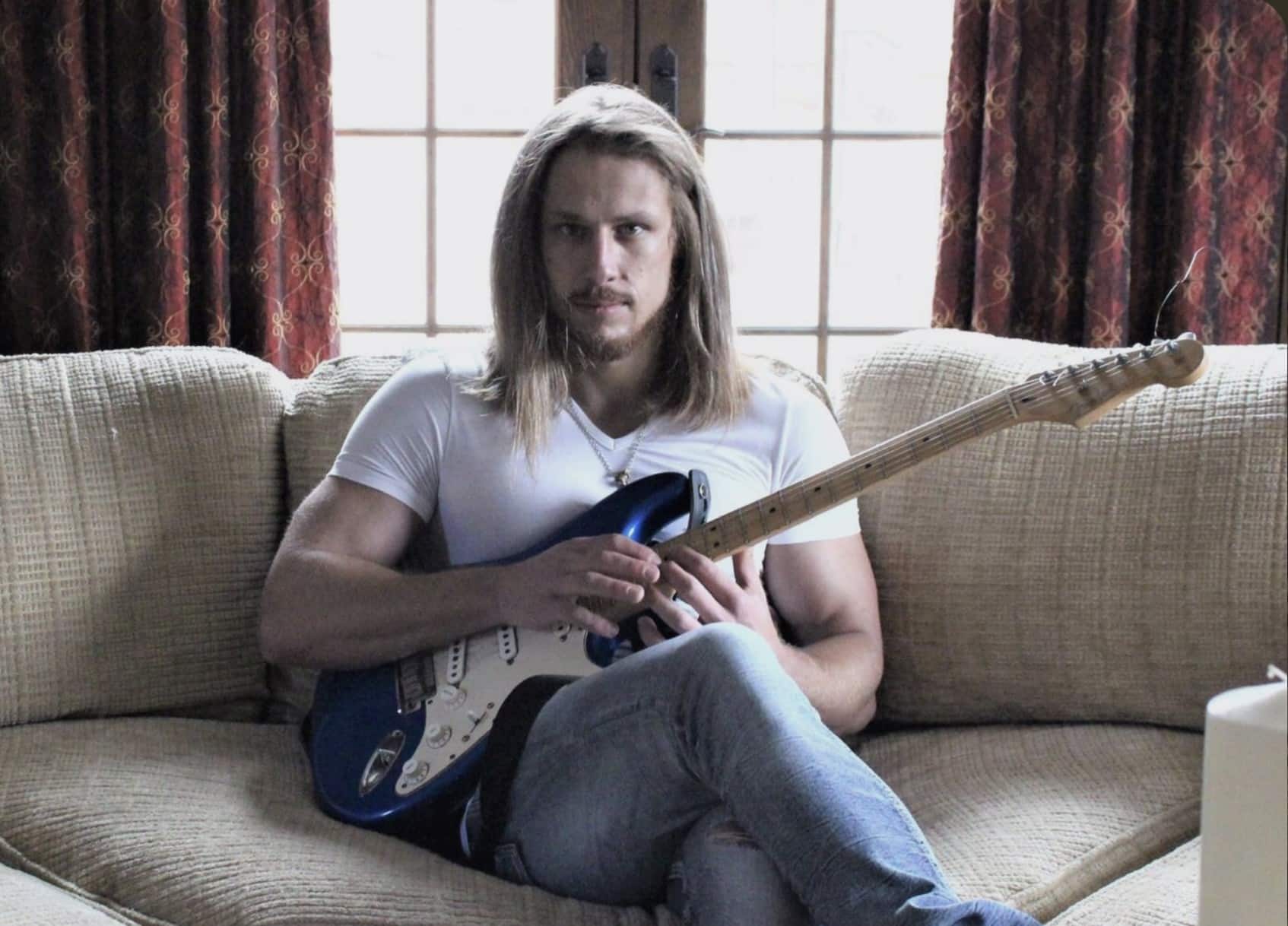 ZEKE SKY – „Light The Sky“ – Video