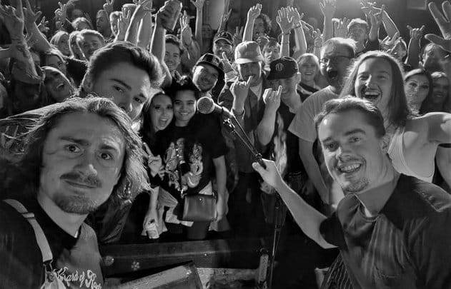 HI TOPS – Schnellzug in die Siebziger