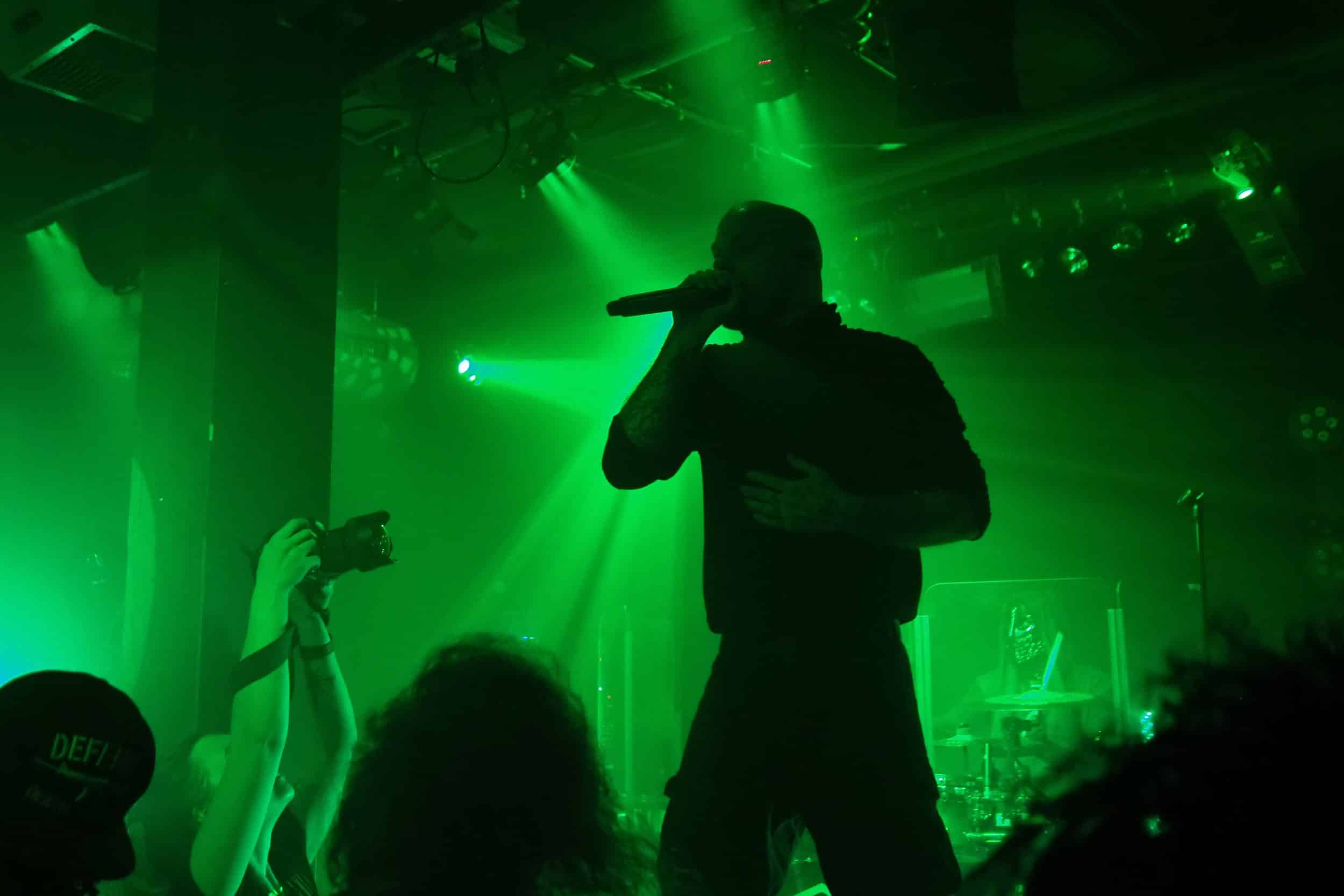 Underground Show mit AVIANA