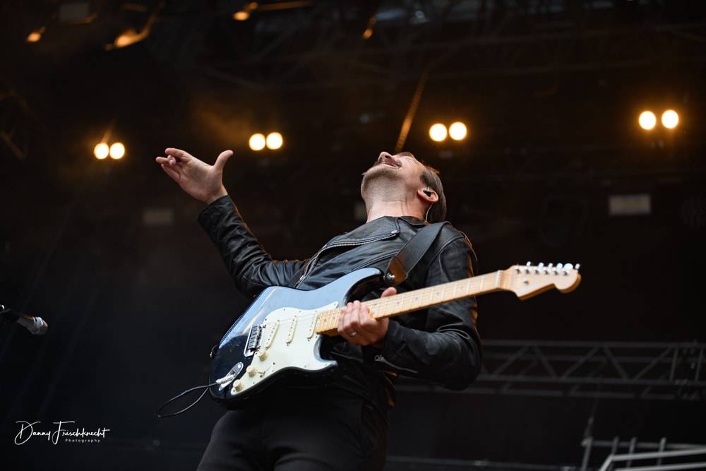 ROYAL REPUBLIC bringen Stimmung