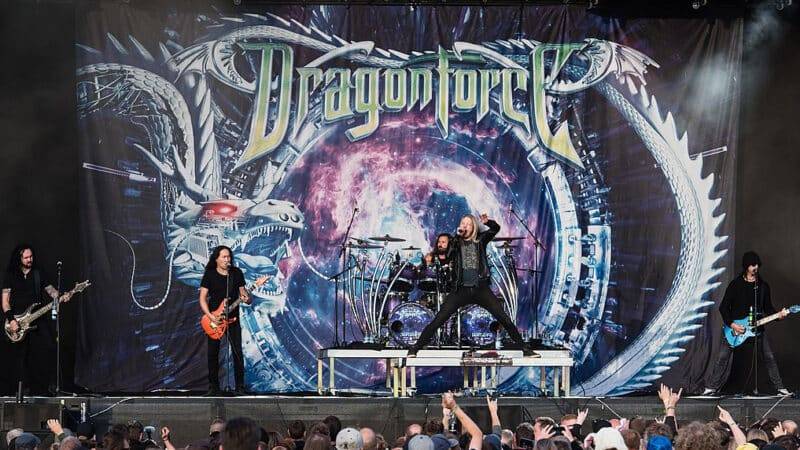 DRAGONFORCE – „Warp Speed Warriors“