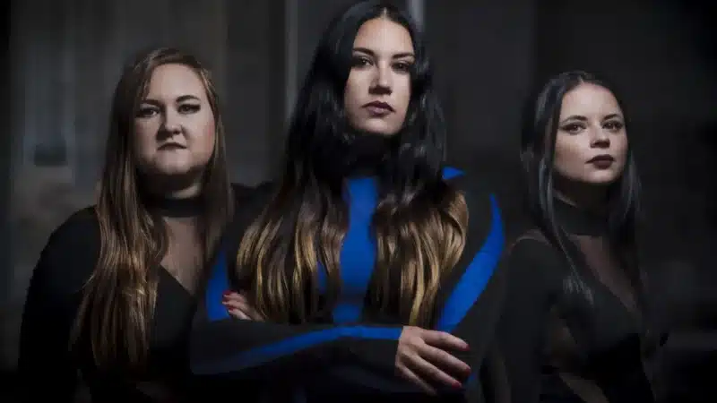 THUNDERMOTHER 2.0 – GEMS im Treppenhaus