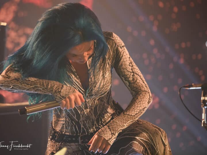 ARCH ENEMY mit neuem Video zu „Illuminate The Path“