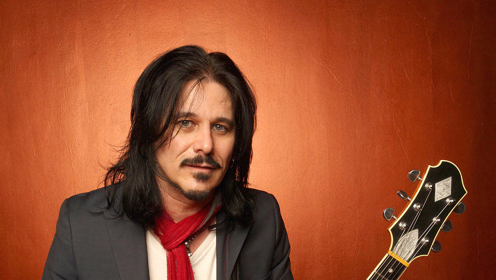Gilby Clarke als Ersatz von Nita Strauss und Orianthi bei ALICE COOPER-Tour