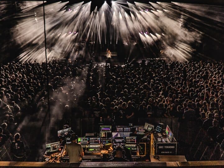 PAPA ROACH in Spendierlaune