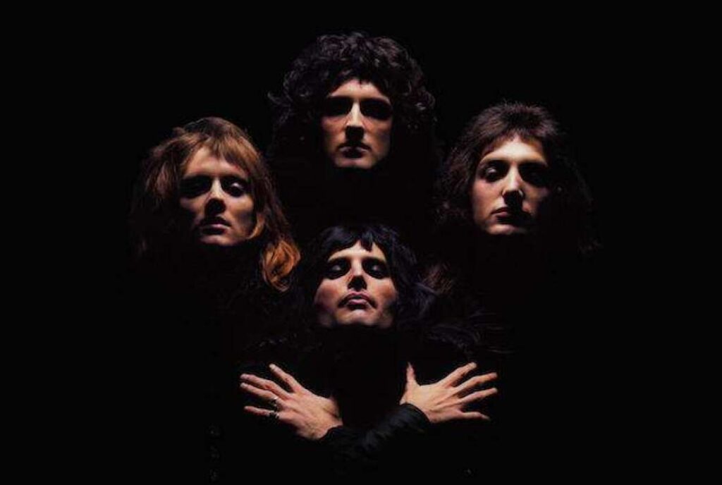 ROCK CLASSICS – wir verlosen Sonderhefte „QUEEN“