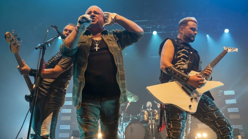 DIRKSCHNEIDER – Zeitreise zurück in die frühen Achtziger