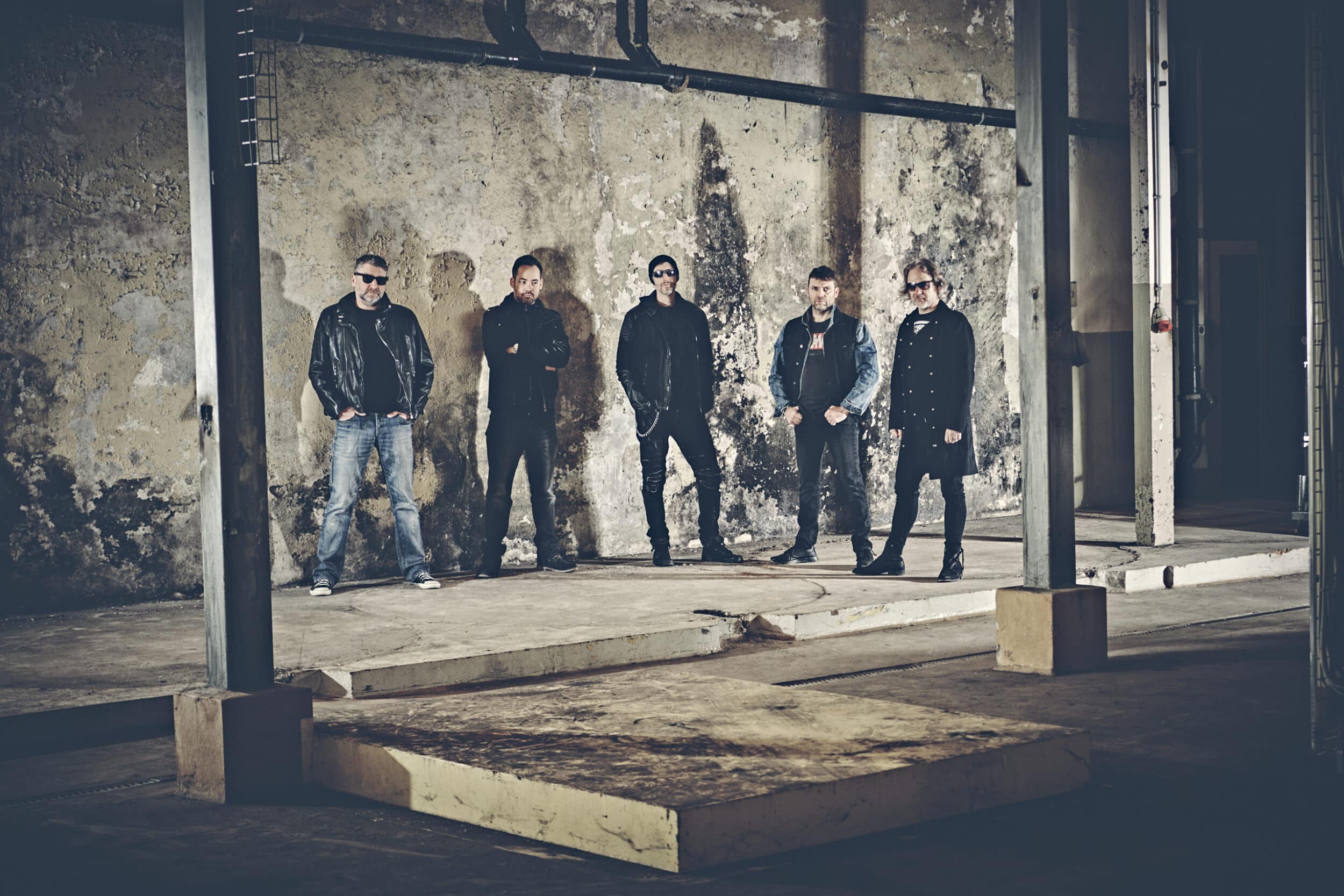 OBSIDIAN BLACK – „Black Painted World“