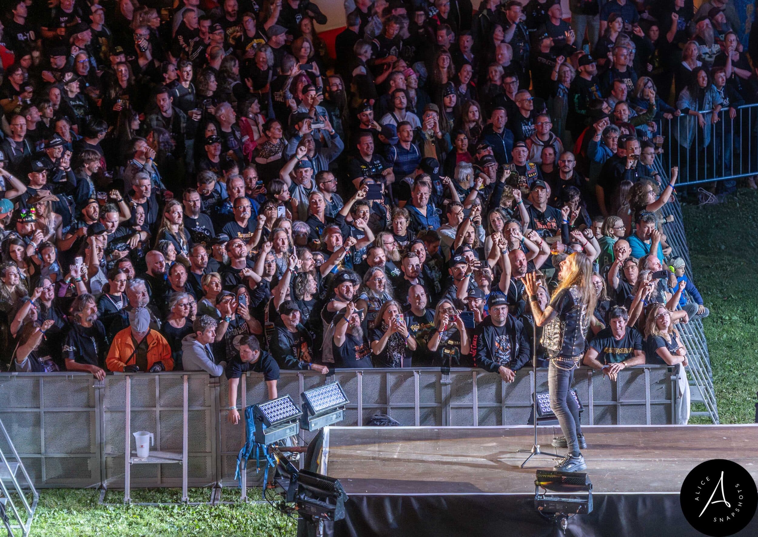 RIVERSIDE FESTIVAL – der Freitag