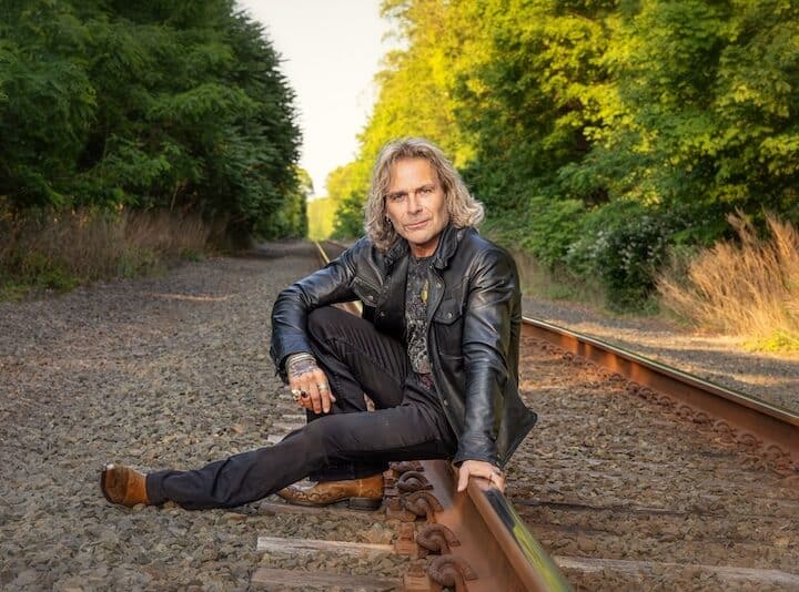 MIKE TRAMP – neue Single „All Burn In Hell“ vom weissen Löwen