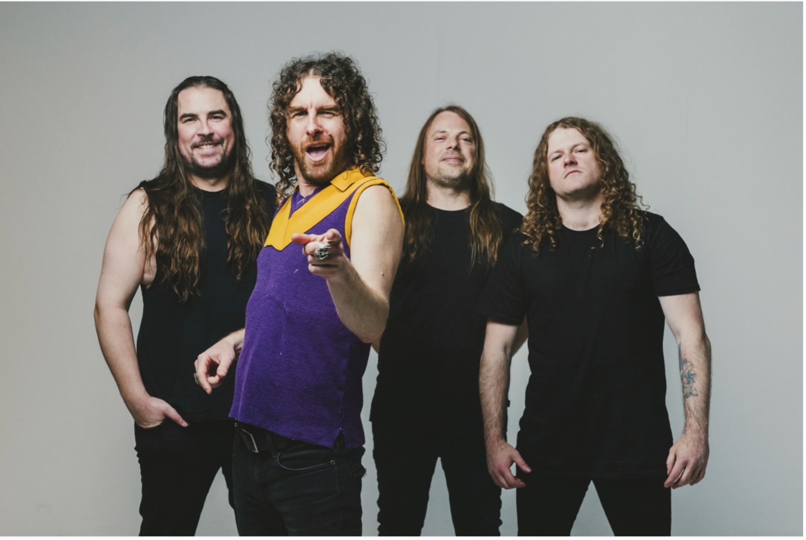 AIRBOURNE mit Weihnachtslied…