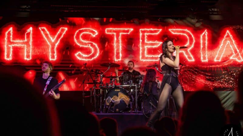 BEYOND THE BLACK im X-TRA